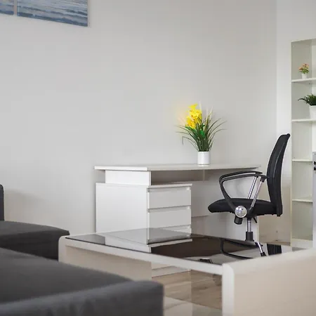 Warsaw-aparts Bukowinska 2